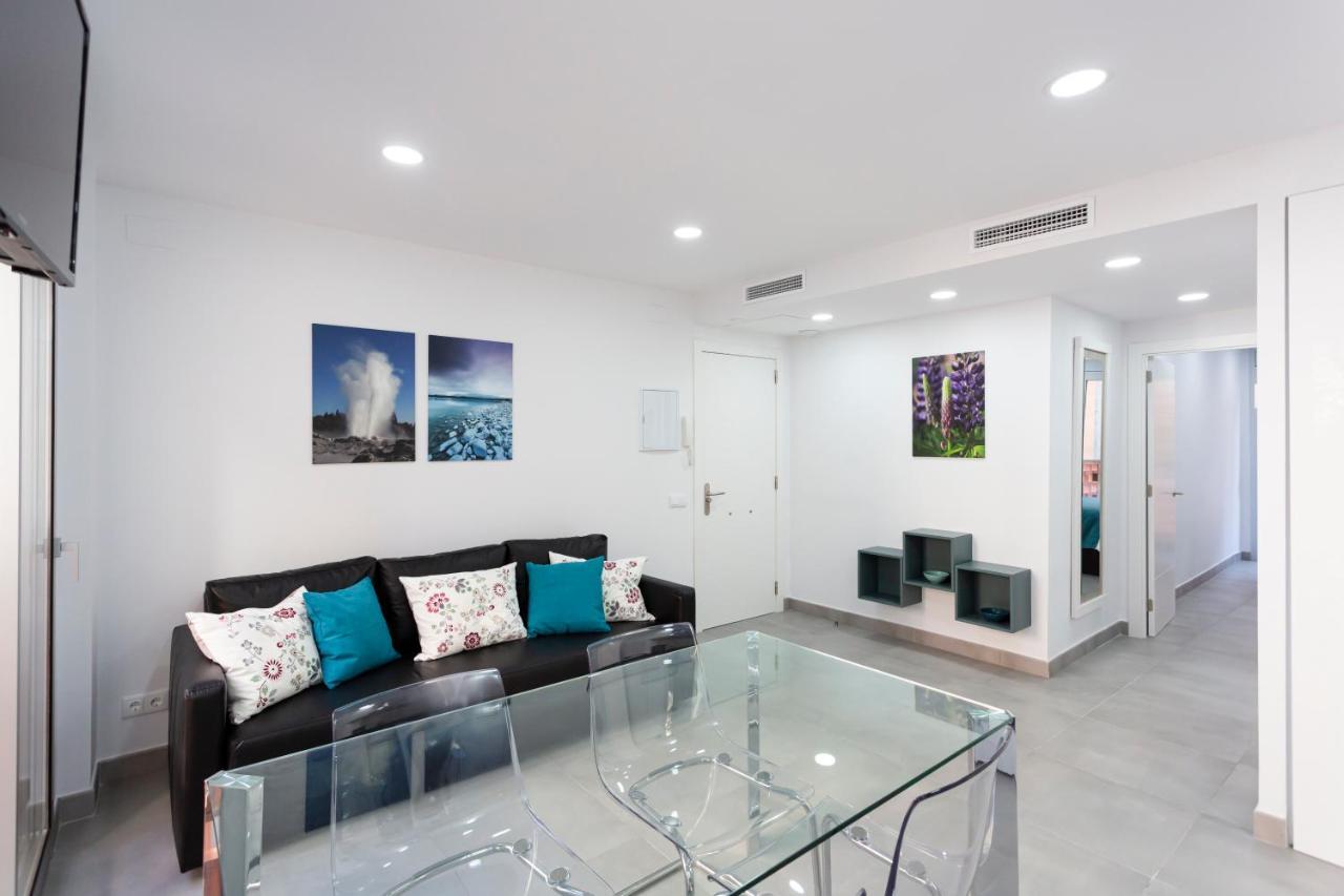 8 Lacus L'Hospitalet de Llobregat Buitenkant foto